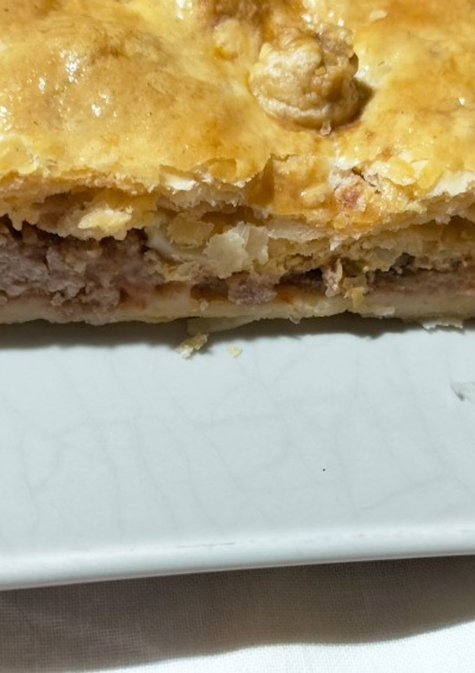 Una foto de Empanada de hojaldre y carne picada