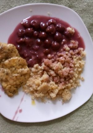 Meggyszósz pirított darával glutén és tejmentesen recept fotója