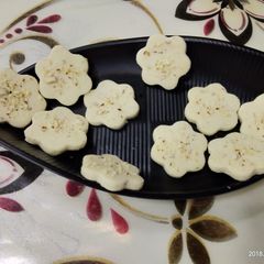 A picture of Cashew badam biscuits.