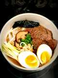 Ramen au bœuf, œuf nitamago, bouillon de shiitake
