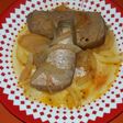 Atún encebollado
