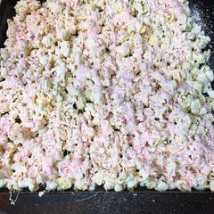 A picture of Candy cane popcorn.