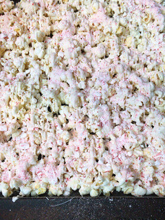 A picture of Candy cane popcorn.