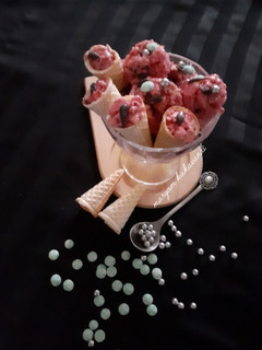 عکسی از دستور بستنی توت فرنگی🍓و موز🍌