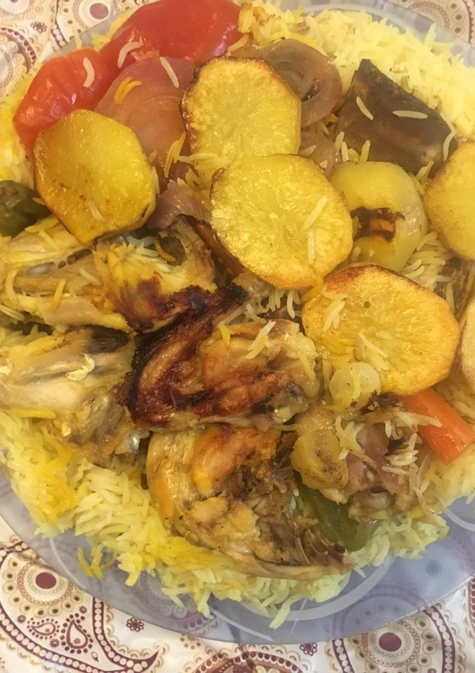 عکسی از دستور مقلوبه مرغ و سبزیجات 😎
