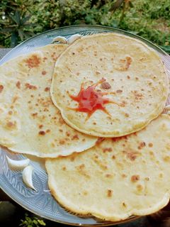 গার্লিক পরাঠা (garlic paratha recipe in Bengali) রেসিপির প্রধান ছবি