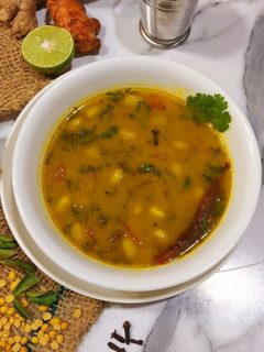 ગુજરાતી દાળ(Gujrati dal recipe in Gujarati) રેસીપી મુખ્ય ફોટો