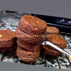 A picture of Cookies kacang coklat.