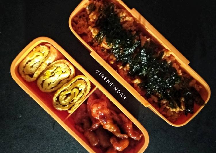 Nasi Goreng Kimchi (Kimchi Bokkeumbap)