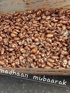 A picture of No-bake sweet treat.