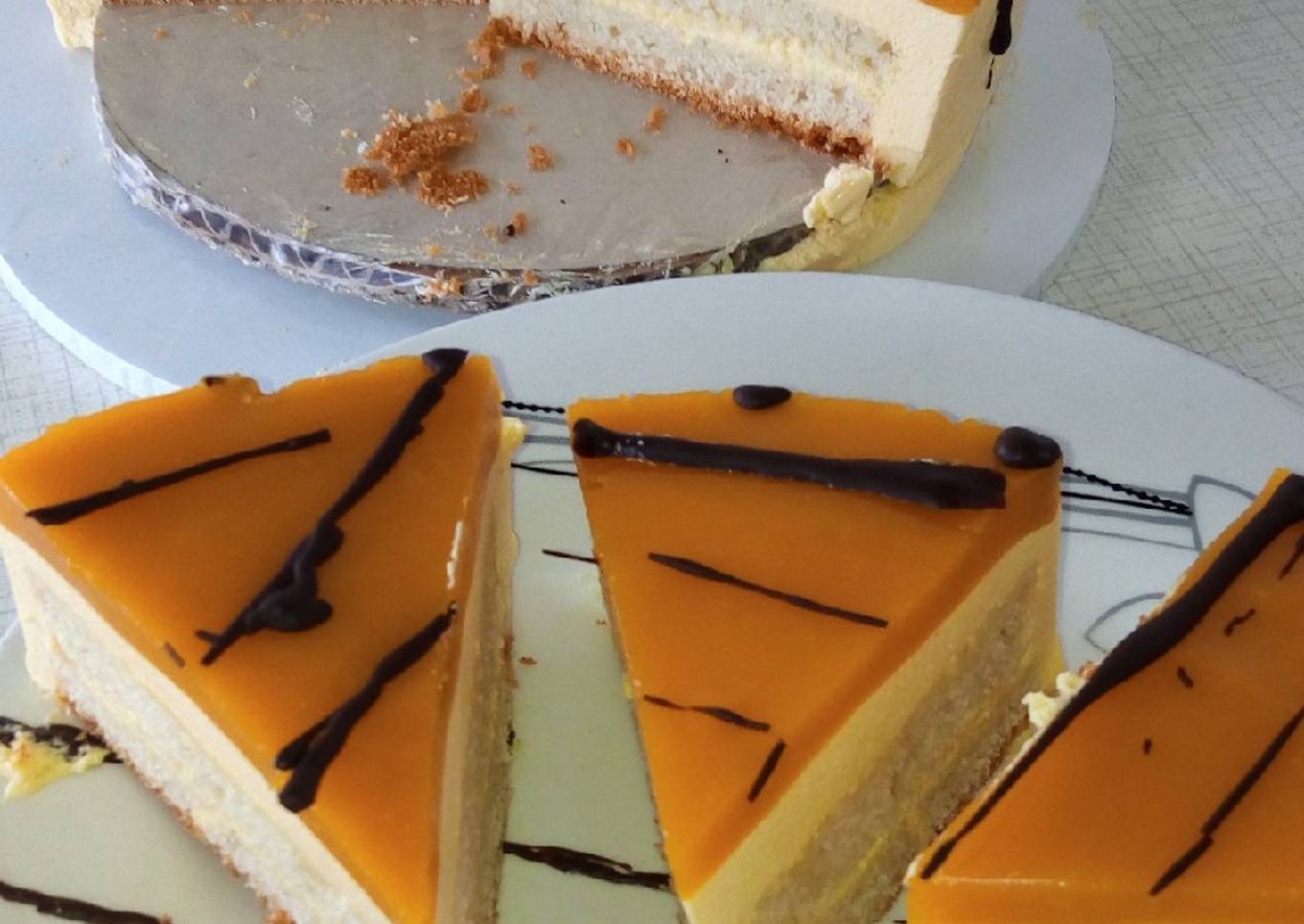 Mango mousse cake