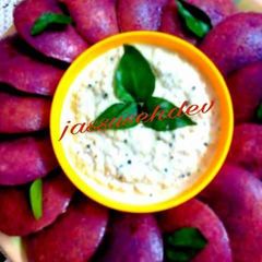 Beet rawa idli A picture of Beet rawa idli.