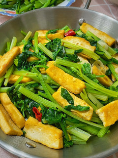 🥬豆乾炒芹菜🥬 的食譜成品照片