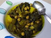 Una foto de borrajas con legumbres