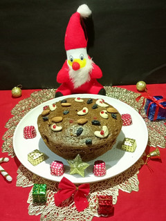 A picture of Plum Cake.