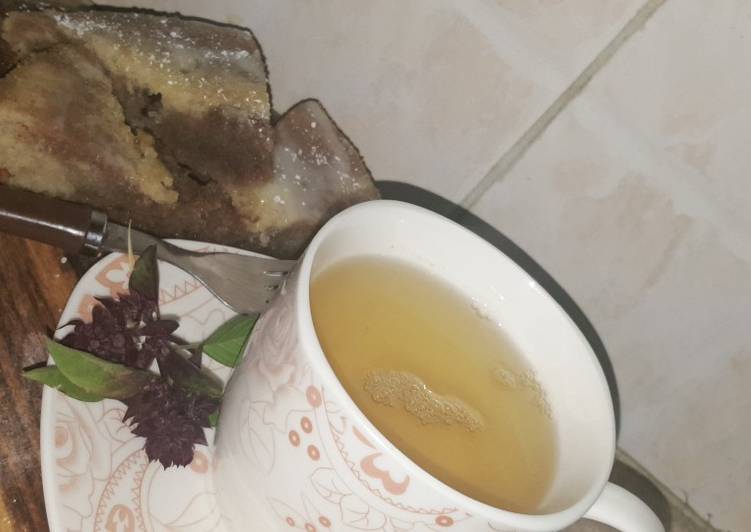 Marble cake with green tea