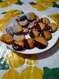 Biscotti con glassa al cioccolato e cioccolato/cocco