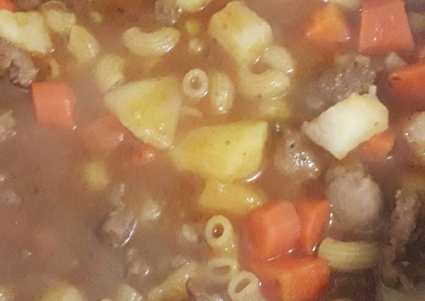 Guiso con fideos coditos
