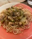 Yakisoba noodles with starchy sauce