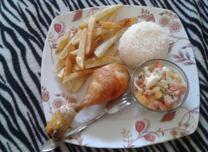 Una foto de Pollo frito con pico de gallo
