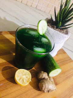 A picture of Spinach cucumber smoothie.