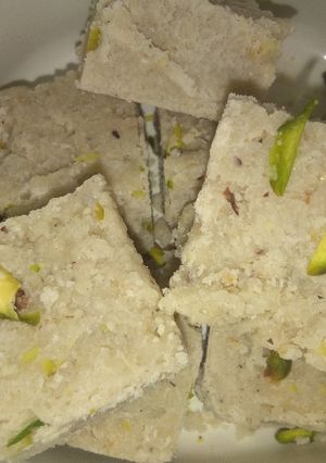 A picture of Makhana sweet.
