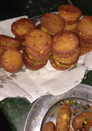 आलू की टिक्की (aloo ki tikki recipe in Hindi) रेसिपी मुख्य फोटो