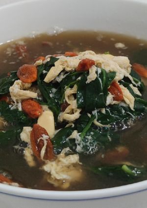 A picture of Goji soup.