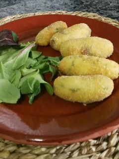 Una foto de Croquetas de espinacas, manzana y pasas