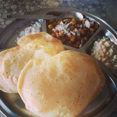 A picture of Chole bhature.