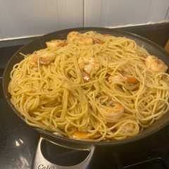 Una foto de Shrimp (Langostinos) Scampi