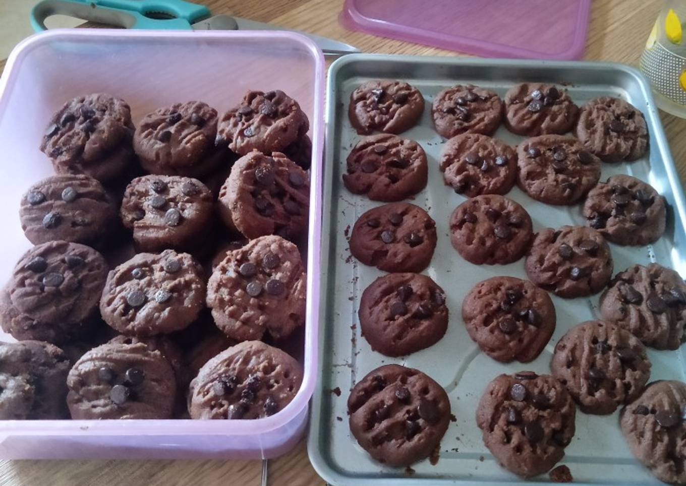 Kue kering chocolate chip cookies