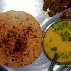 A picture of Makka ka parantha.