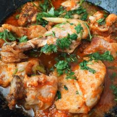 A picture of Authentic chicken karahi.