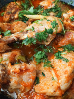A picture of Authentic chicken karahi.