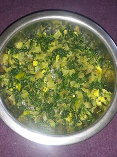 मेथीची भाजी (methichi bhaji recipe in marathi) रेसिपी चे मुख्य फोटो