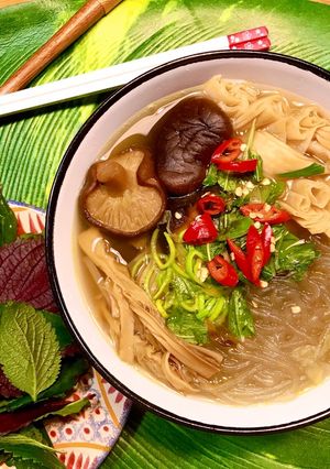 Hình của món 🌱 Miến Măng Nấm Hương Phù Trúc Chay (Vegan).