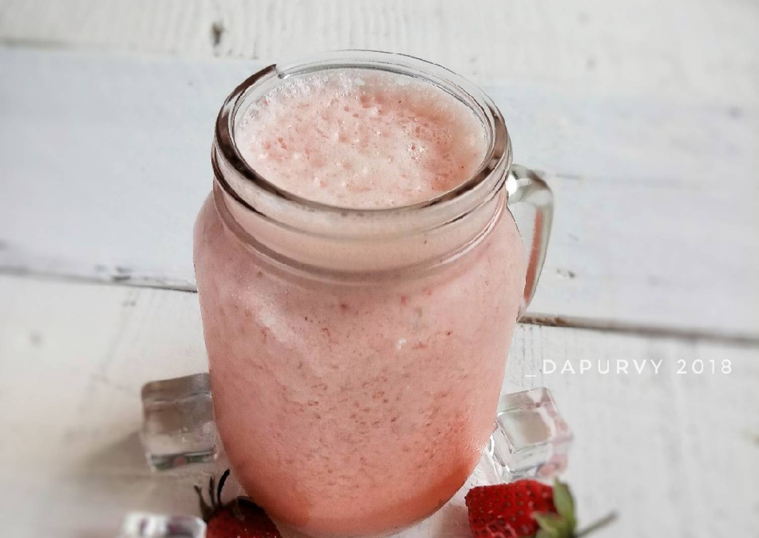Resep STRAWBERRY Yakult JUICE oleh dapurVY Cookpad