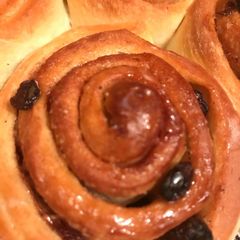 A picture of Cinnabon with raisins.