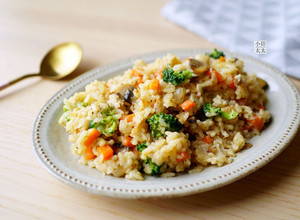 一鍋到底~簡易奶油蘑菇燉飯(影片教學) 的食譜成品照片