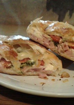 Una foto de Calzone mediterráneo !!!
