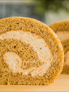 A picture of Earl Grey Swiss Roll Cake (Black Tea Cake).