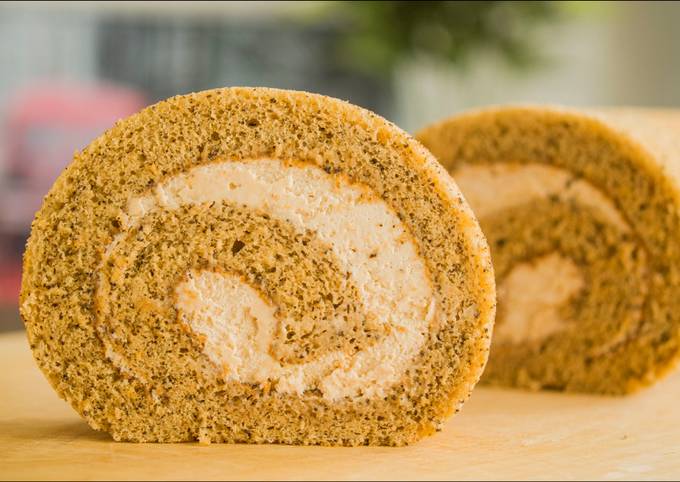 Earl Grey Swiss Roll Cake (Black Tea Cake)