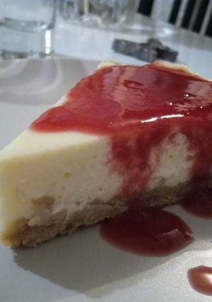 Une photo de Cheese cake et coulis de framboises