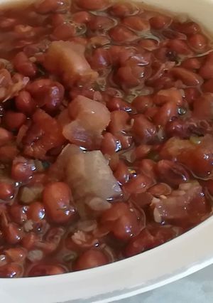 Una foto de Sopa de Frijoles con Chuleta de cerdo