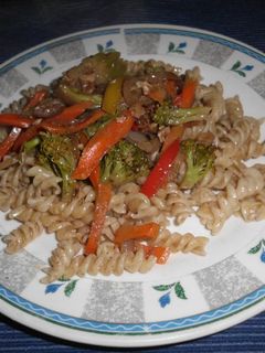 Una foto de Pasta y Salteado de Verduras