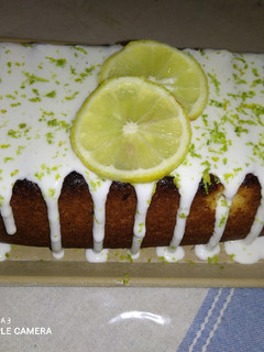 Una foto de Budín de limón 🍋🍋🍋🍋