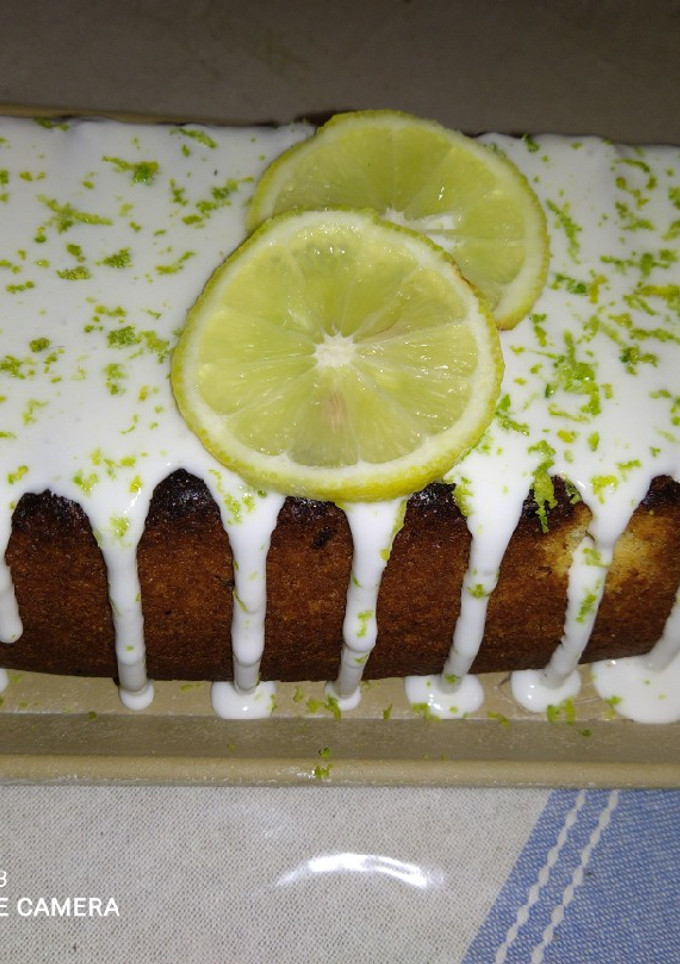 Una foto de Budín de limón 🍋🍋🍋🍋
