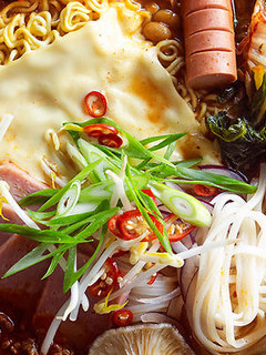 A picture of Budae jjigae.