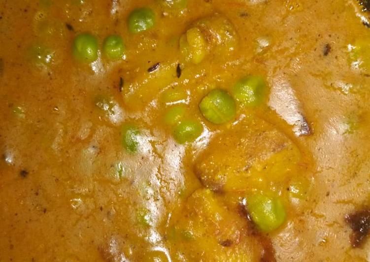 Master The Art Of Aloo matar curry